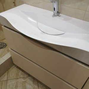 Тумба в ванную с встроенной ручкой